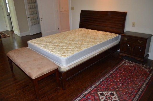 Full Sleigh Bed W/ Dressing Bench & Nightstand (1 of 4)