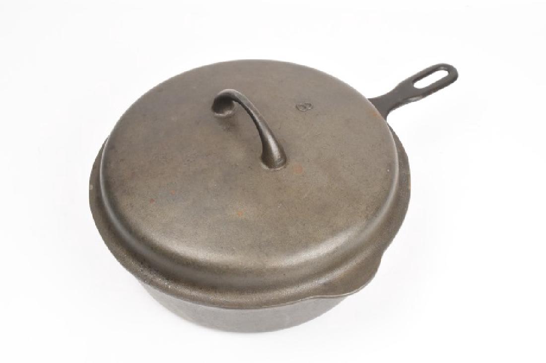 Griswold Cast Iron 8" Chicken Pan W/ Lid 1034A