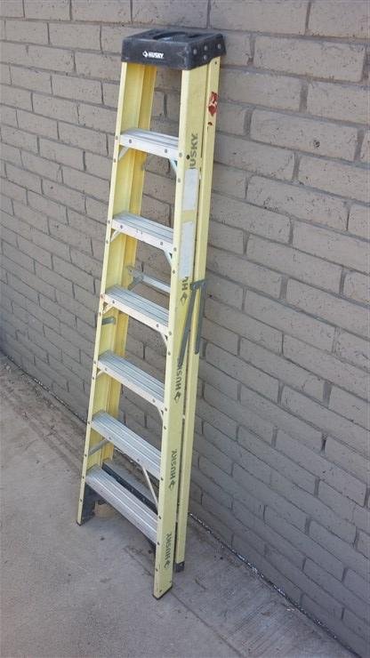 7' fiberglass ladder: 7' huskey fiberglass ladder