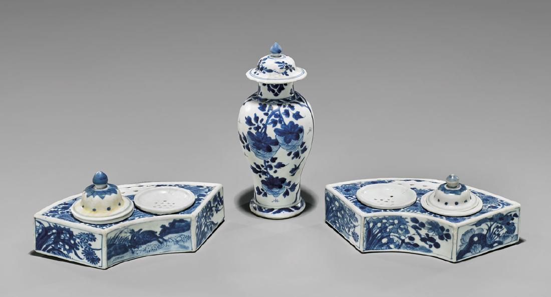 FIVE ANTIQUE BLUE & WHITE PORCELAINS (1 of 2)