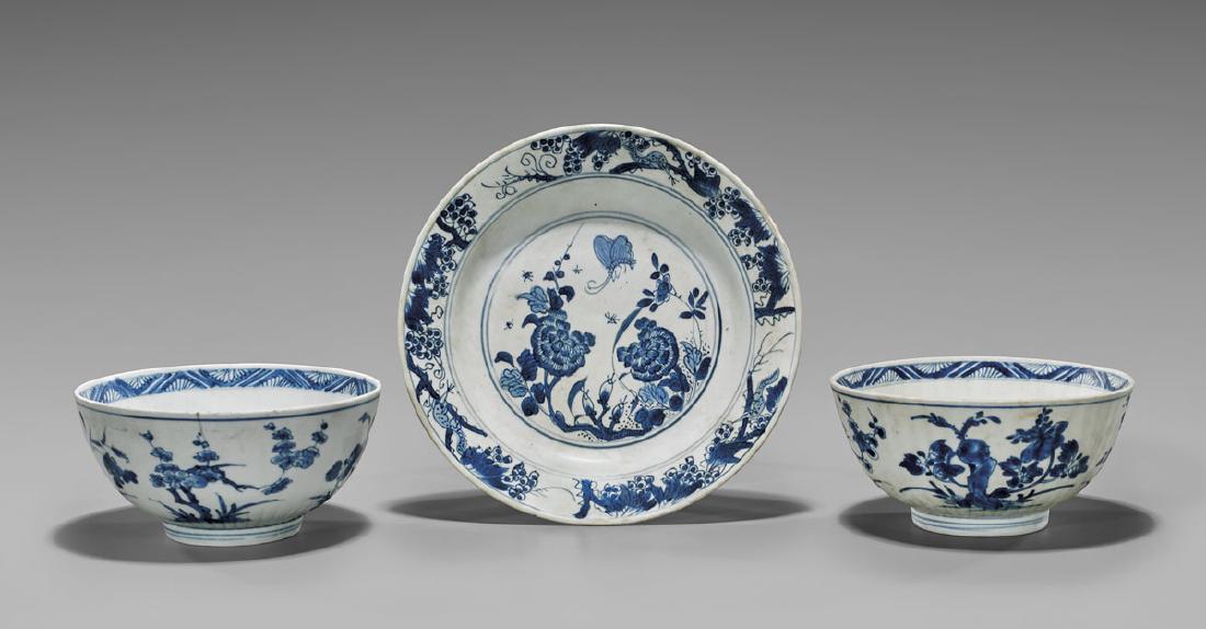 ANTIQUE BLUE & WHITE SHIPWRECK PORCELAINS: Dish & Pair (1 of 2)