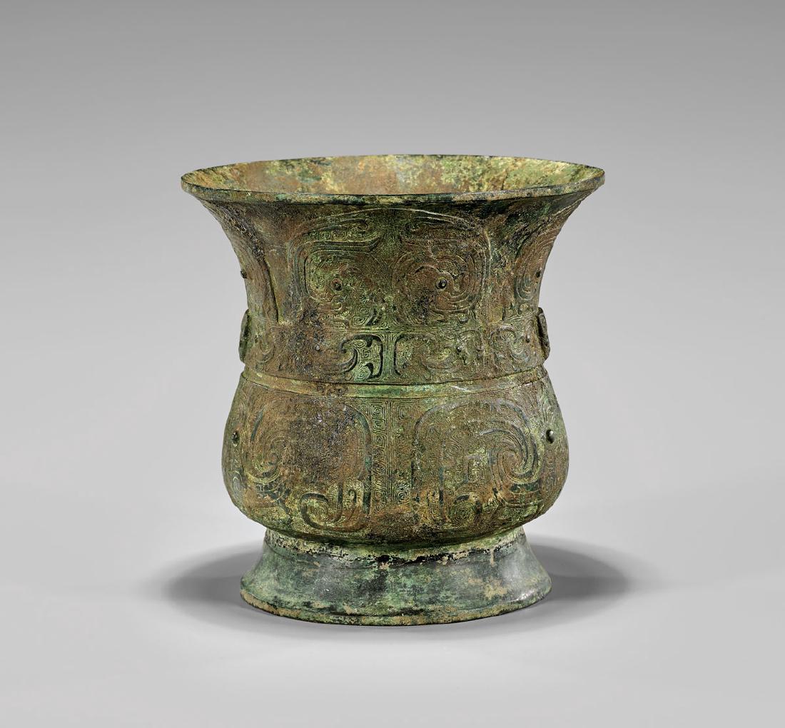 ARCHAIC CHINESE BRONZE ZUN VASE (1 of 3)