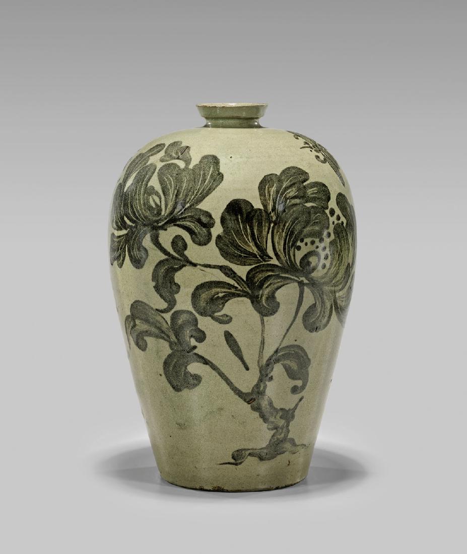 ANTIQUE KOREAN CELADON VASE (1 of 3)