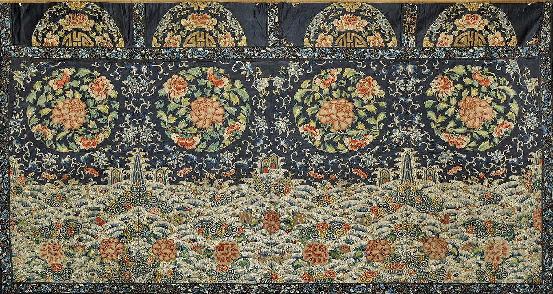 LARGE ANTIQUE CHINESE SILK EMBROIDERY (1 of 1)