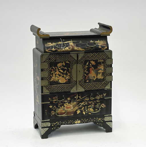Antique Japanese Lacquer Cabinet - Antique Japanese Lacquer Cabinet