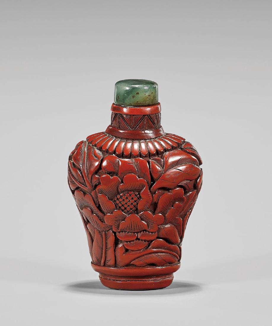 ANTIQUE CINNABAR LACQUER SNUFF BOTTLE (1 of 2)