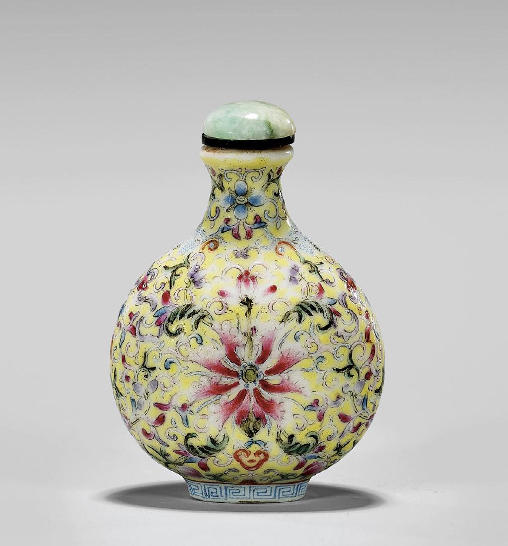 ANTIQUE FAMILLE ROSE PORCELAIN SNUFF BOTTLE (1 of 3)