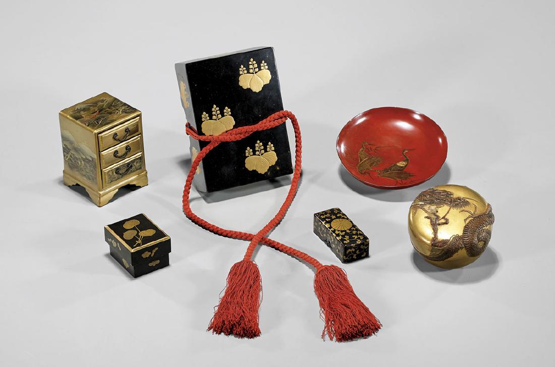 GROUP OF ANTIQUE JAPANESE LACQUERWARE (1 of 2)