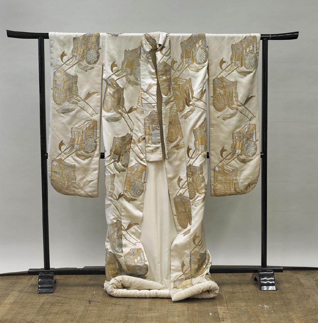 Japanese Embroidered Silk Kimono (1 of 1)