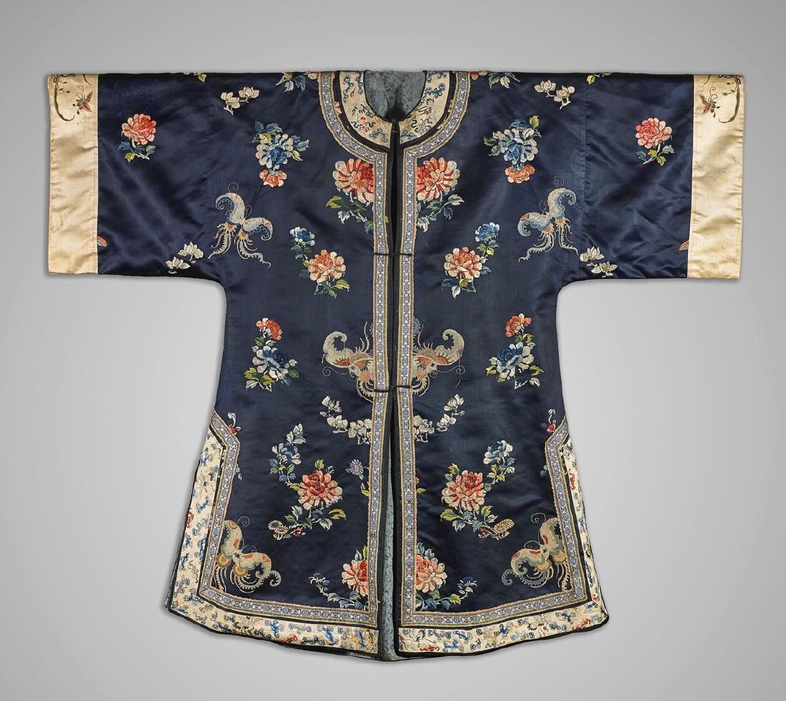 ANTIQUE CHINESE EMBROIDERED SILK ROBE (1 of 1)