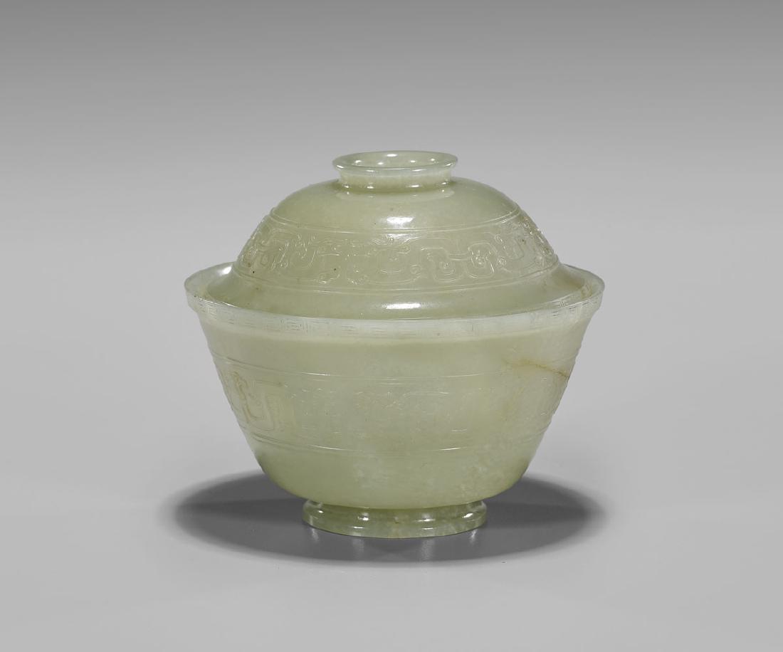 19TH CENTURY CELADON JADE COVERED BOWL (1 of 2)