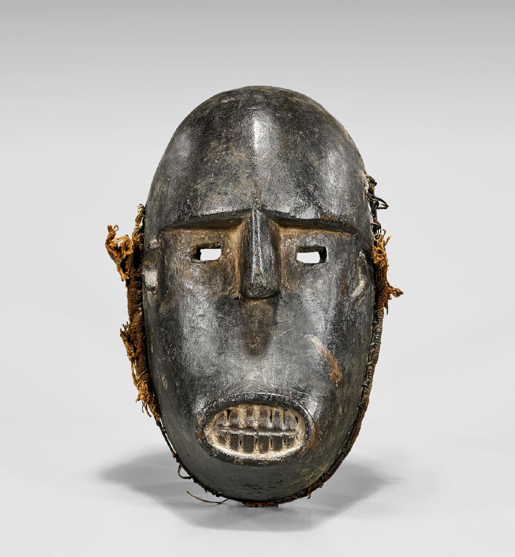 NIGERIAN CARVED WOOD MASK (1 of 2)