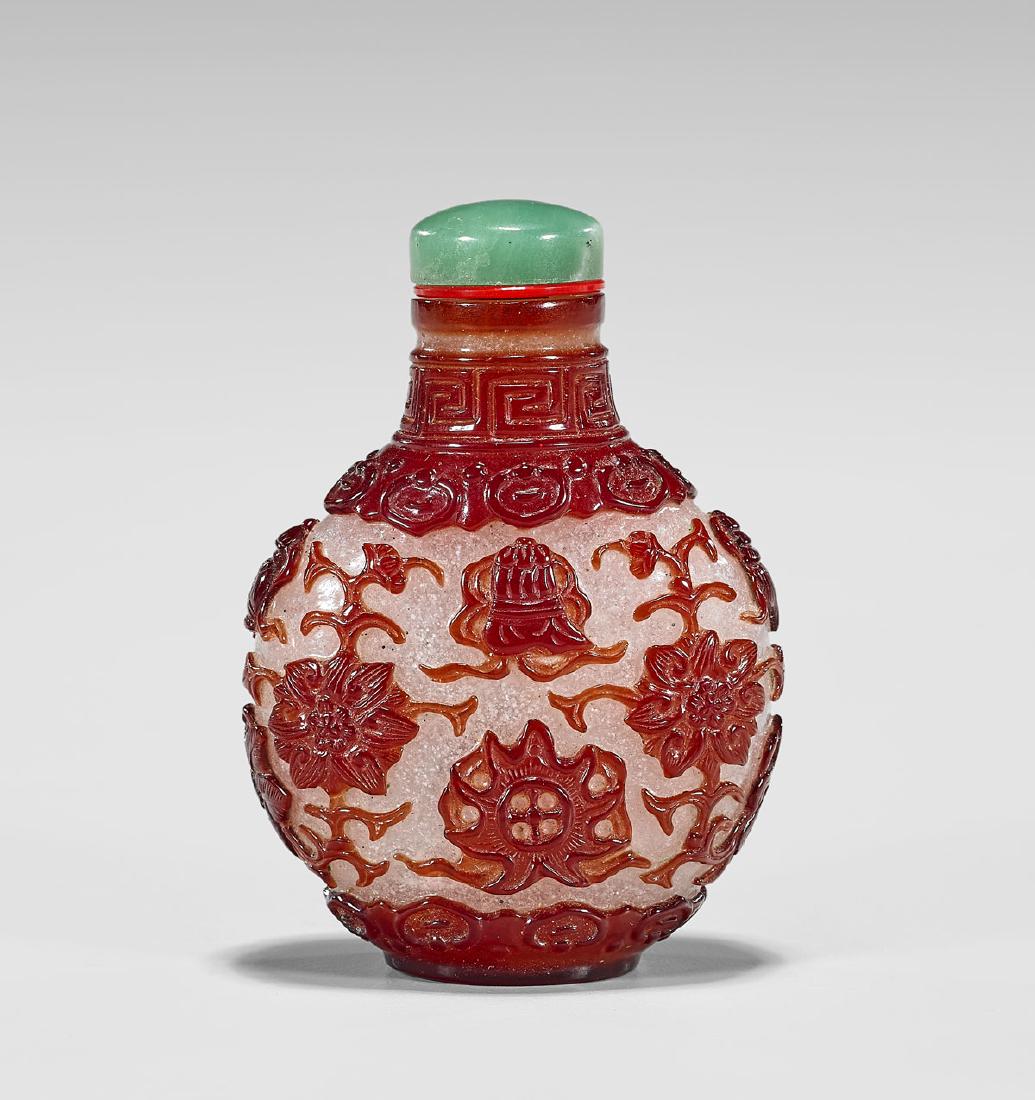 RED OVERLAY SNOWFLAKE GLASS SNUFF BOTTLE (1 of 2)