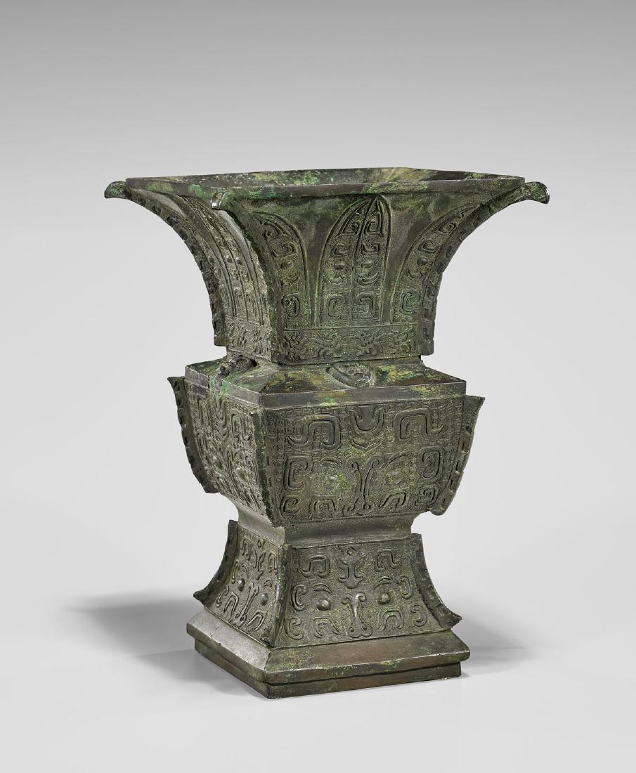 ARCHAISTIC BRONZE 'ZUN' VESSEL (1 of 3)