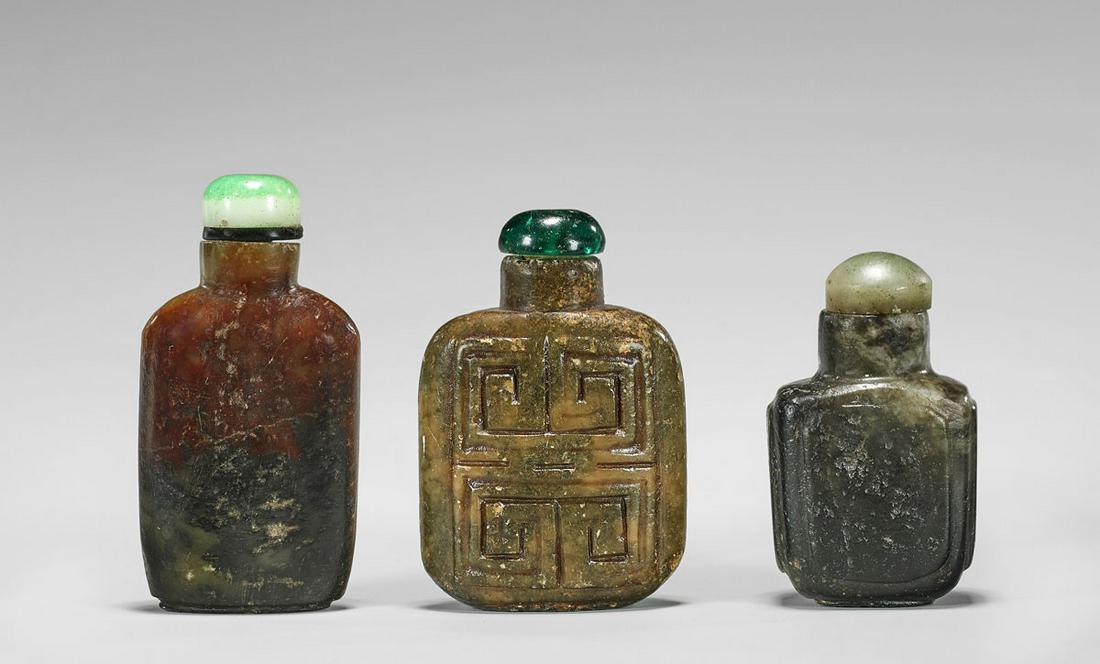 THREE ANTIQUE JADE SNUFF BOTTLES (1 of 3)