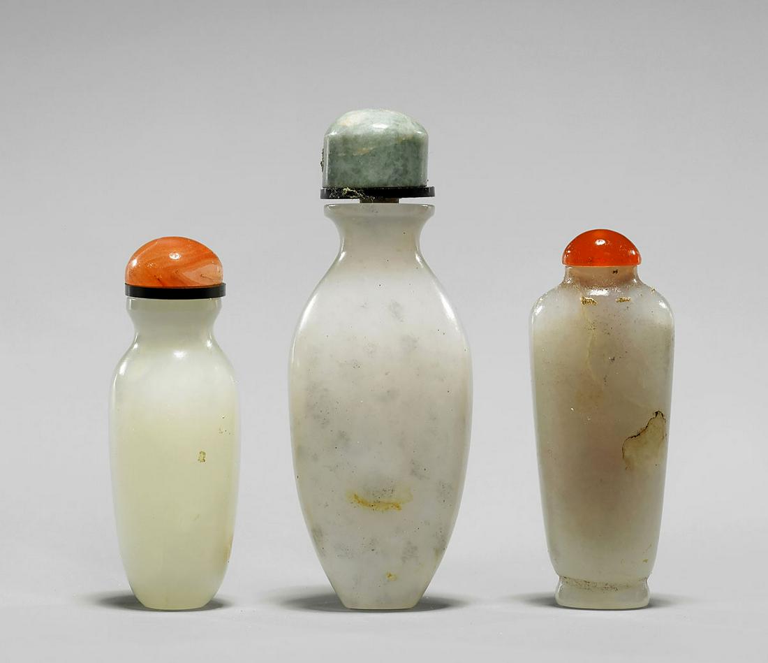 THREE OLD WHITE JADE SNUFF BOTTLES (1 of 3)