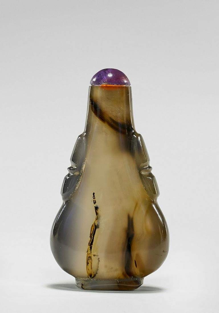 ANTIQUE PEAR-SHAPE AGATE SNUFF BOTTLE (1 of 3)