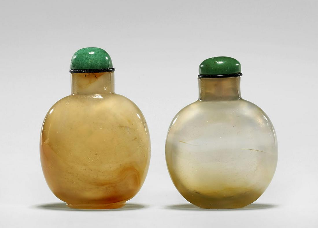 TWO VERY FINELY HOLLOWED ANTIQUE AGATE SNUFF BOTTLES (1 of 3)