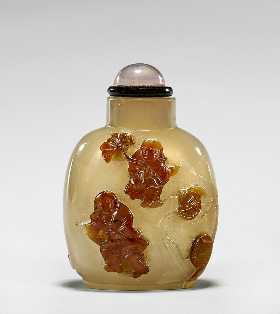 ANTIQUE CARVED CAMEO AGATE SNUFF BOTTLE (1 of 4)