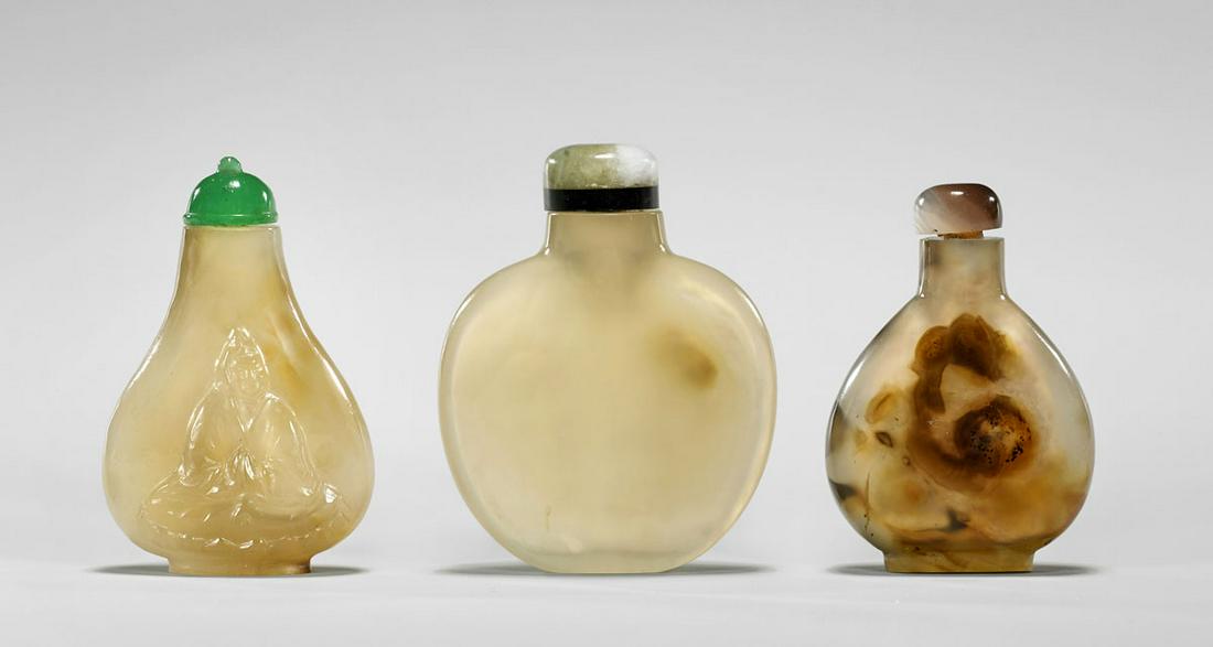 THREE OLD AGATE SNUFF BOTTLES (1 of 3)