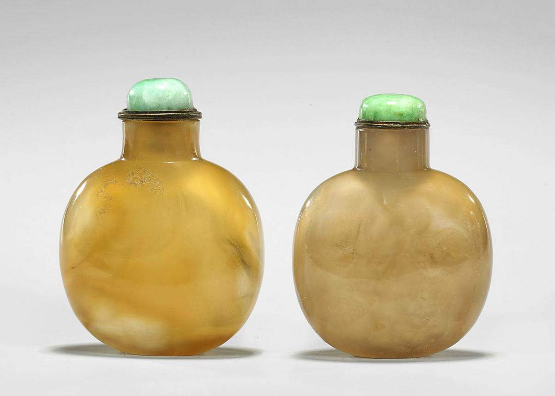 TWO FINELY HOLLOWED ANTIQUE AGATE SNUFF BOTTLES (1 of 3)