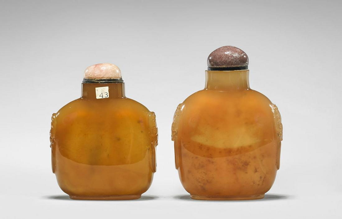 TWO FINE ANTIQUE HONEY AGATE SNUFF BOTTLES (1 of 3)