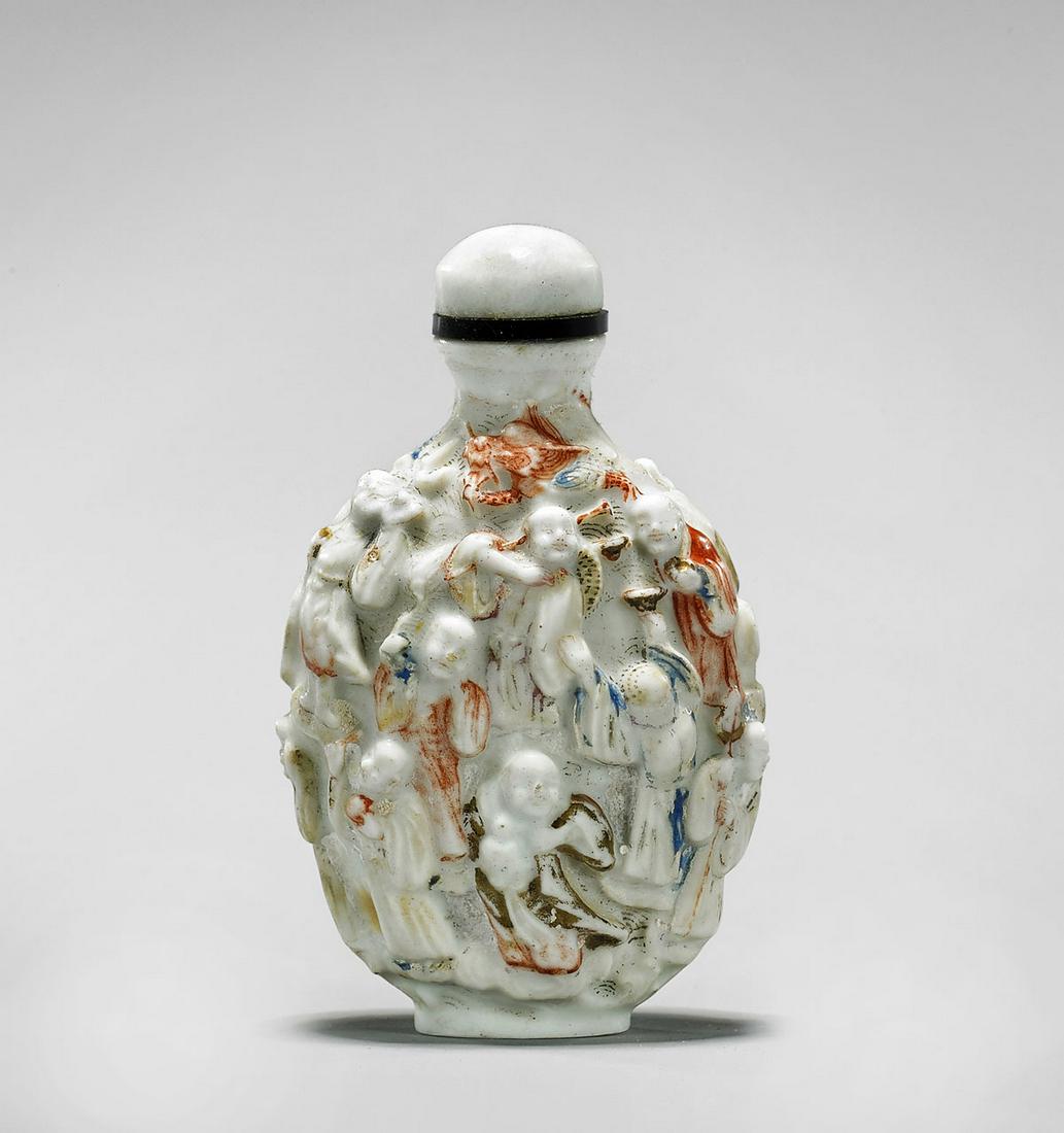 OLD MOLDED & ENAMELED PORCELAIN SNUFF BOTTLE: Eighteen (1 of 4)