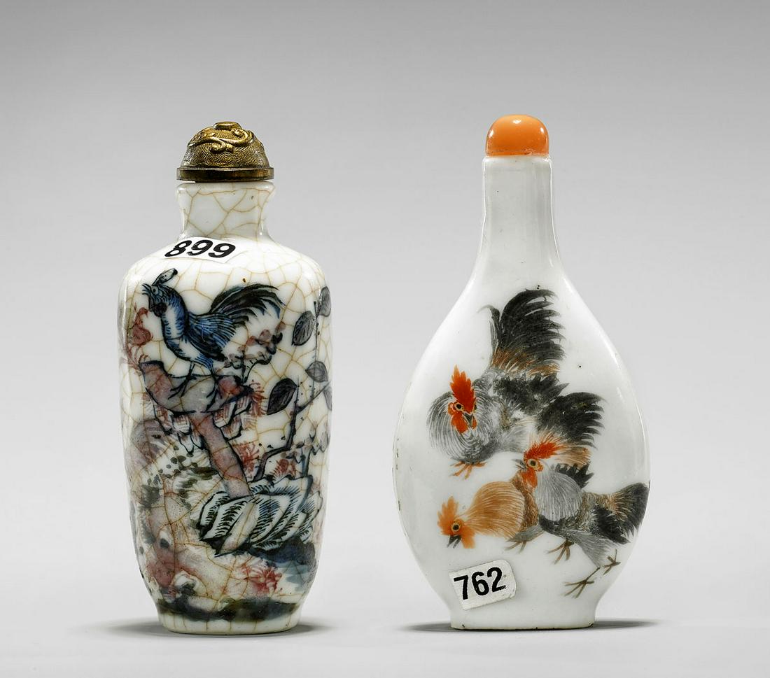 TWO ANTIQUE PORCELAIN SNUFF BOTTLES: Chickens (1 of 3)