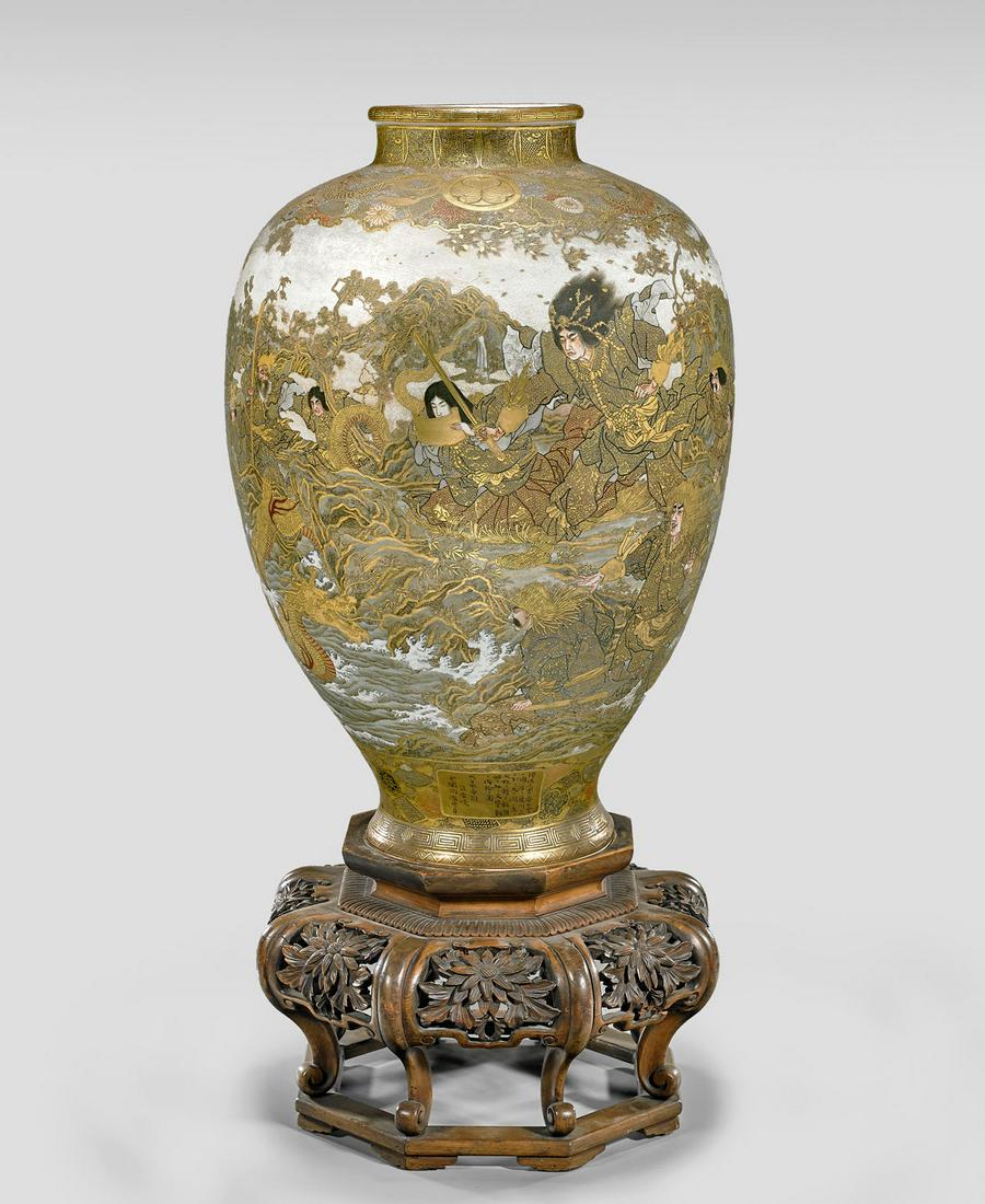 MASSIVE JAPANESE SATSUMA VASE (1 of 6)