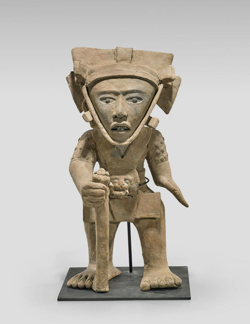 VERACRUZ FIGURE OF A DIGNITARY (1 of 3)