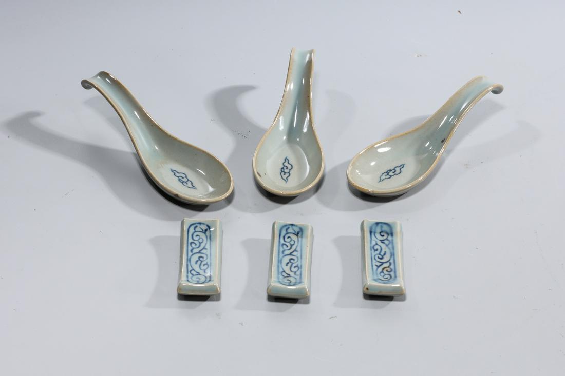 Group of Chinese Spoons with Spoon Rests (1 of 2)