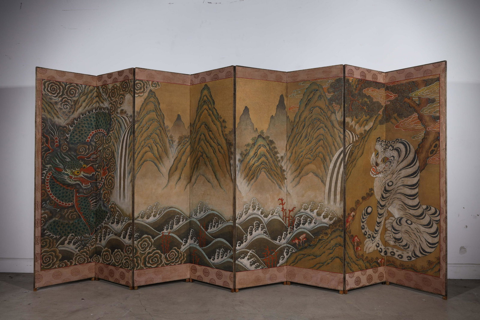Large Korean 8 Panel Screen (1 of 10)