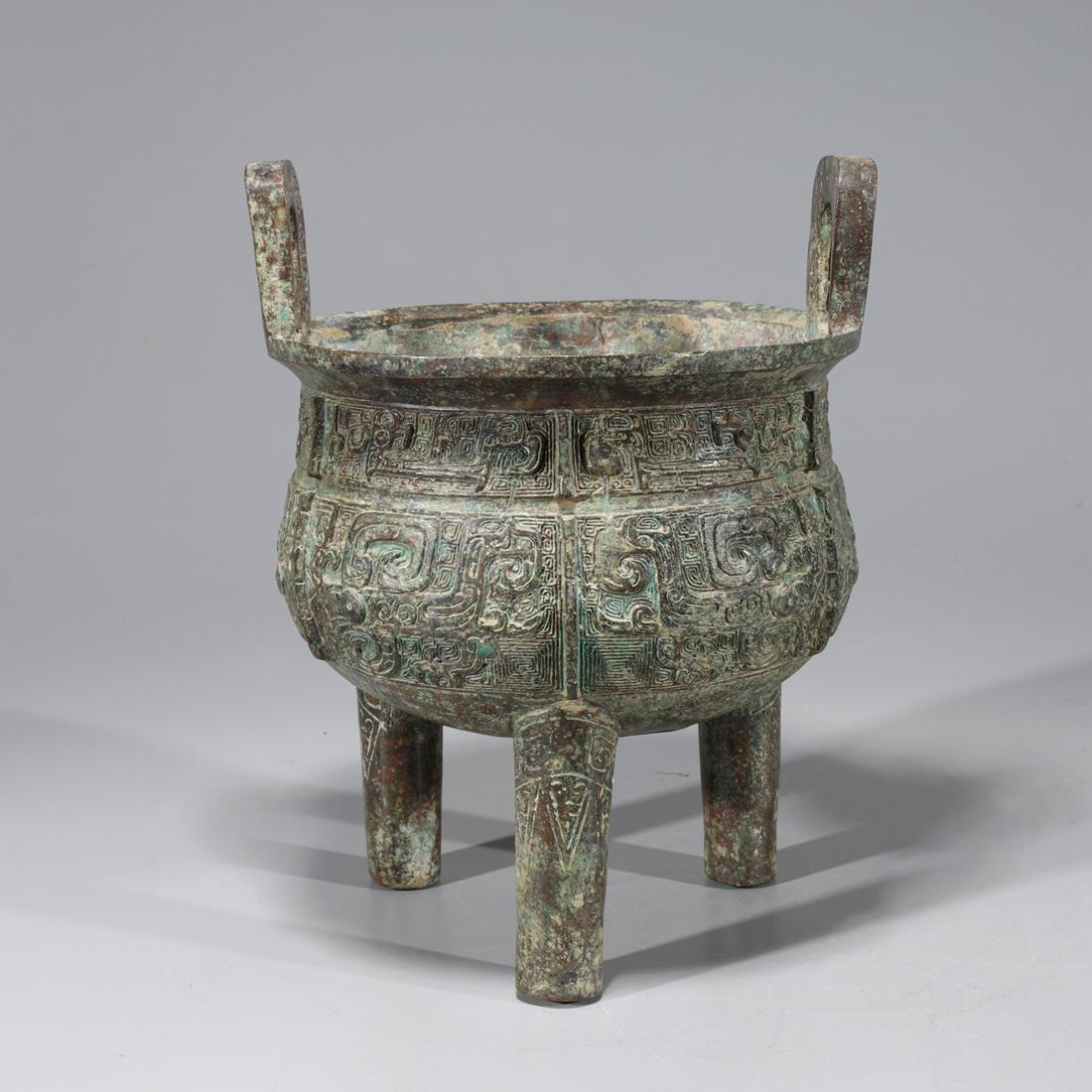 Chinese Bronze Archaistic Ding (1 of 7)