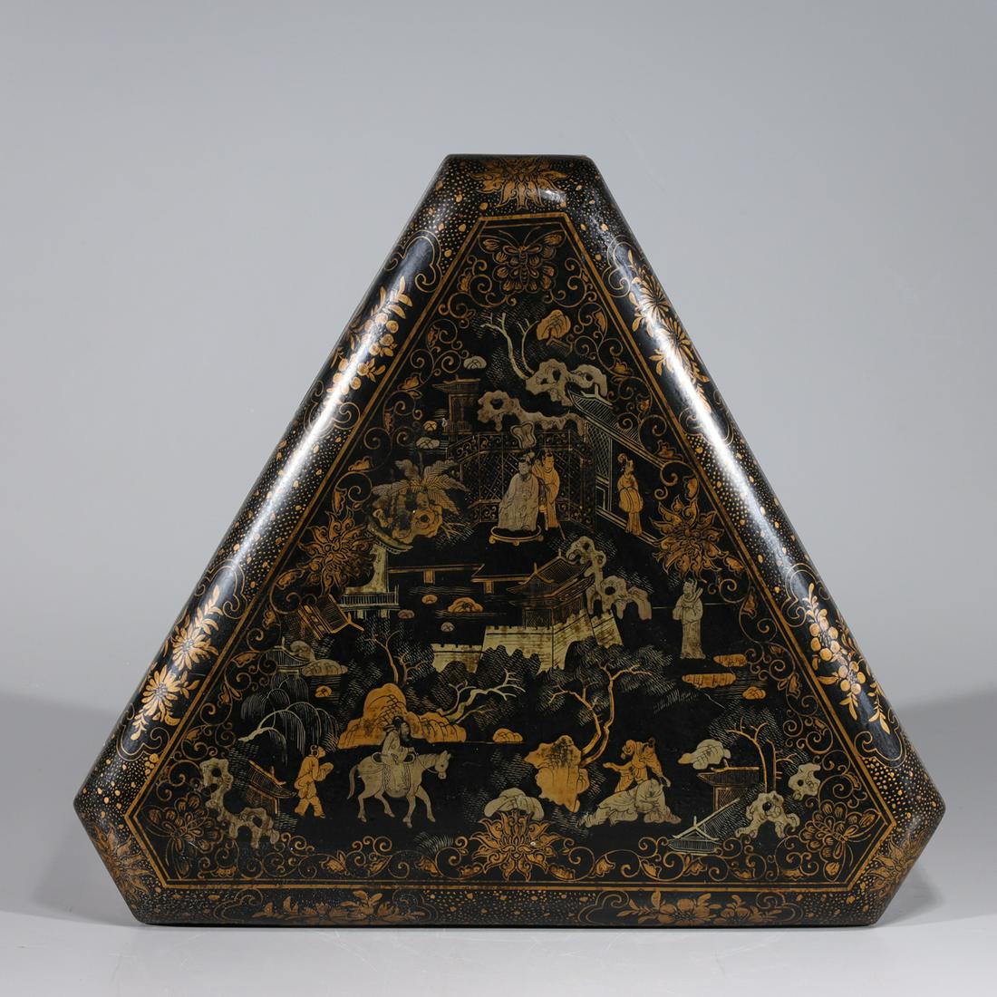 Chinese Triangular Gilt Lacquer Box (1 of 7)