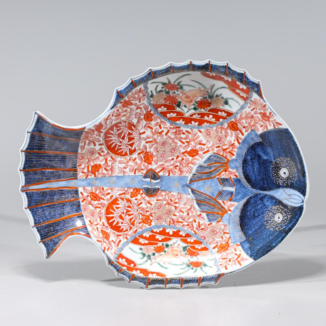 Chinese Imari Type Fish Shaped Porcelain Dish (1 of 3)