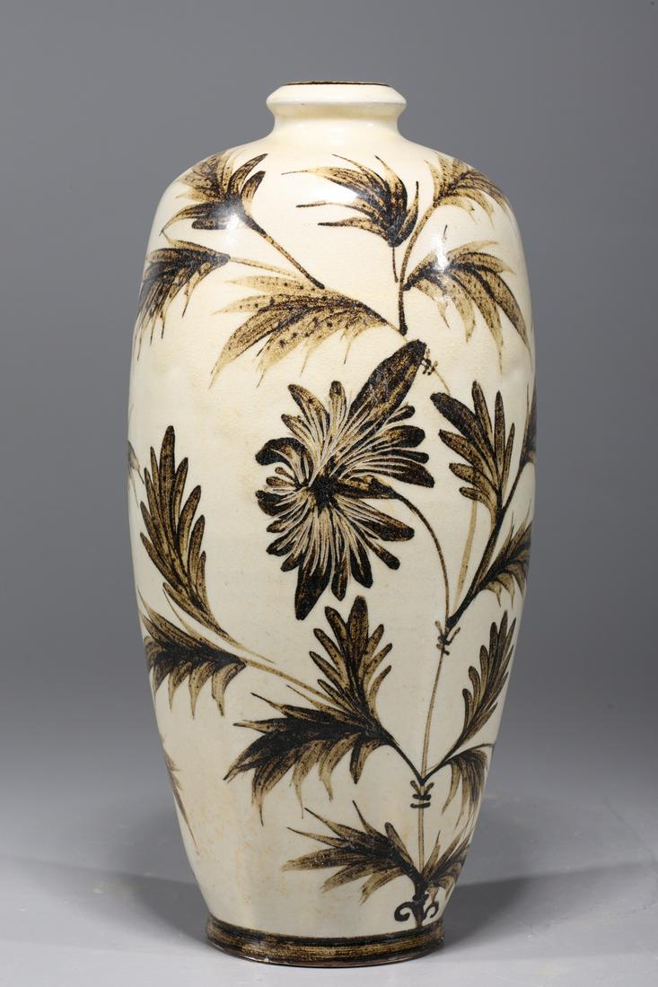 Song Style Chinese Porcelain Vase (1 of 7)