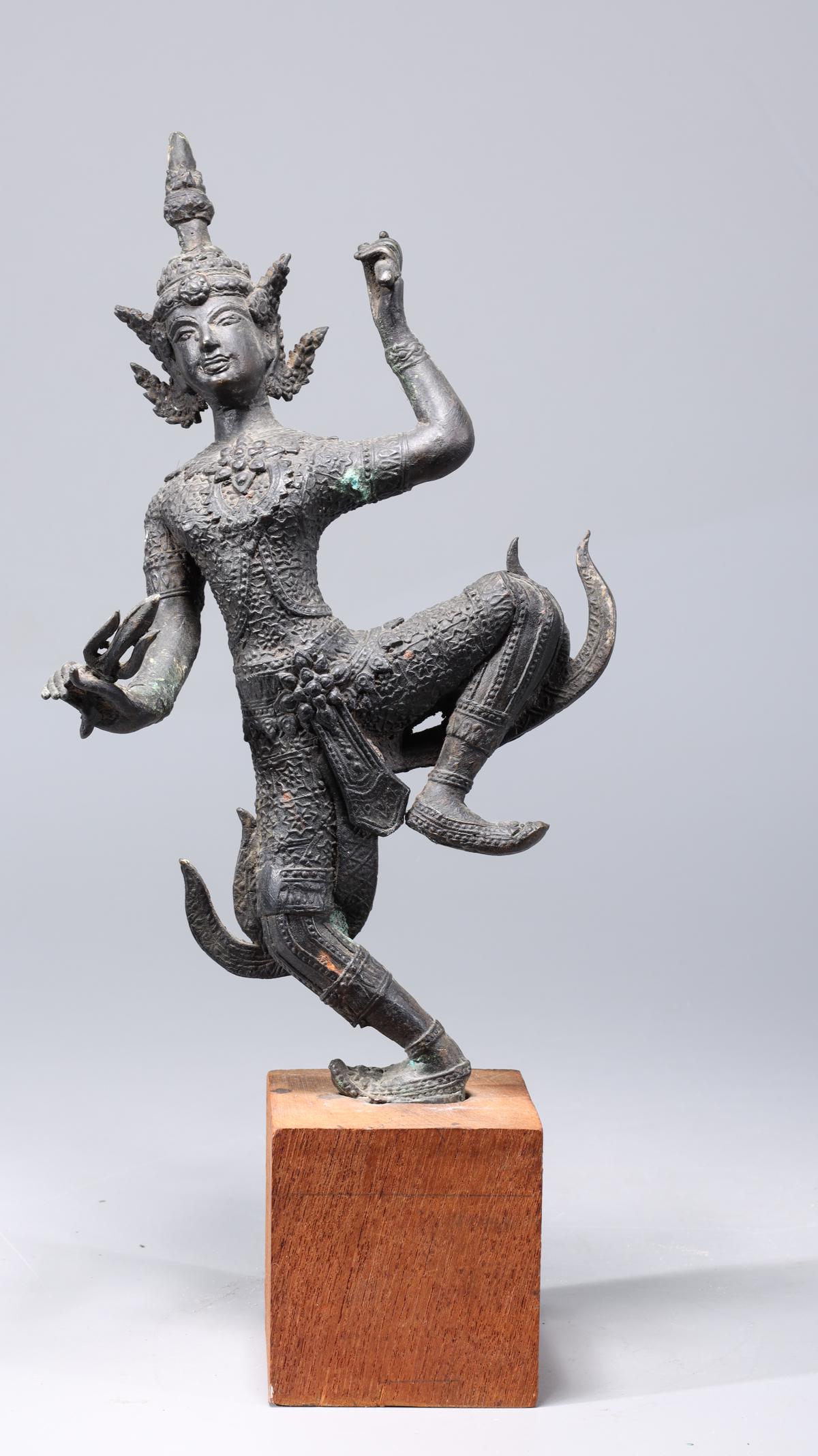 Antique Thai Bronze Standing Figure (1 of 10)