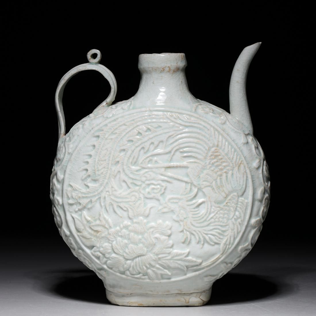 Chinese Yuan Dynasty Qingbai Moon Form Ewer (1 of 9)