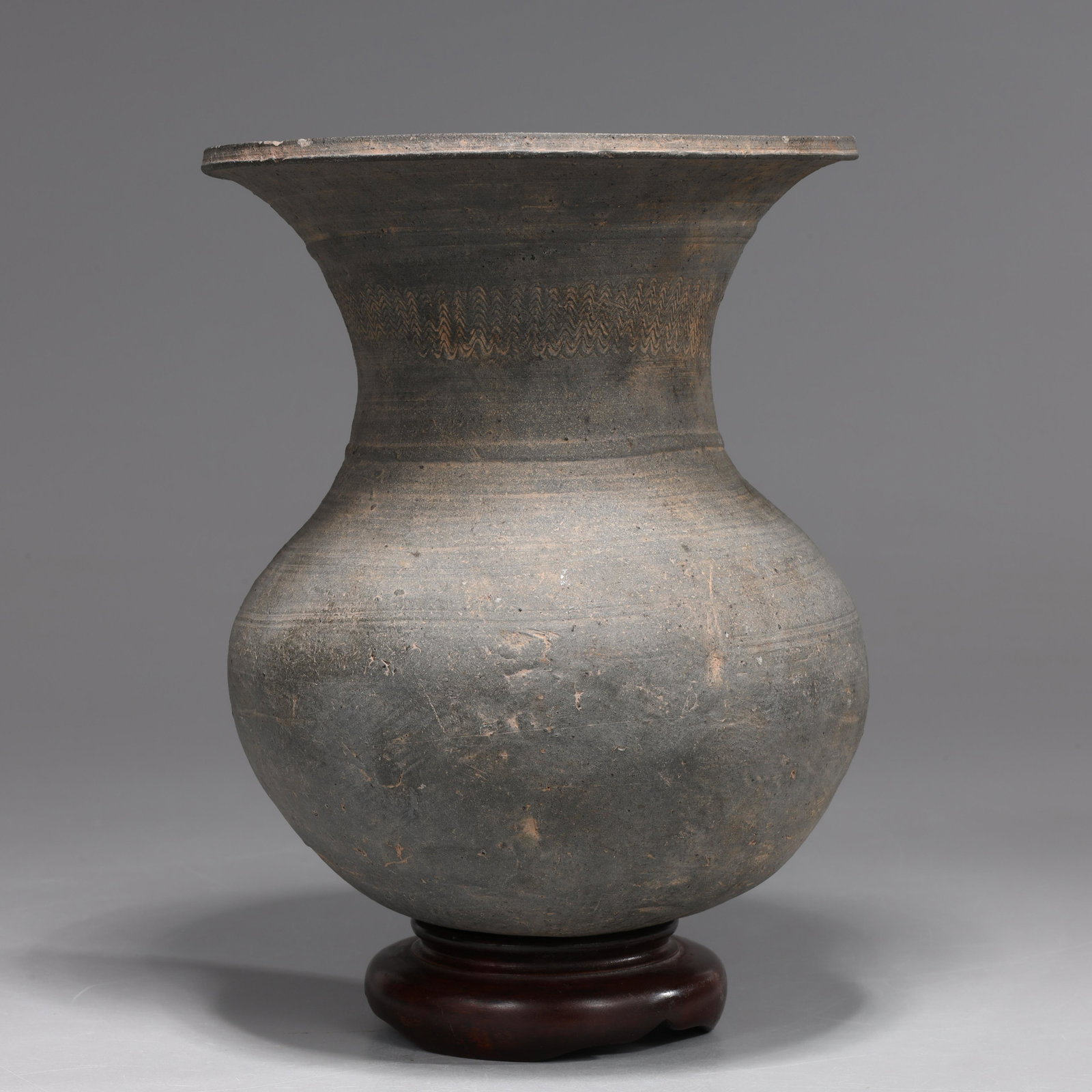 Korean Silla Dynasty Vase (1 of 4)
