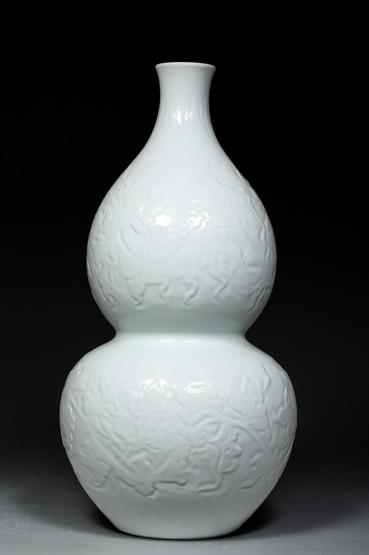 Large Chinese Ceramic Double Gourd Vase (1 of 4)