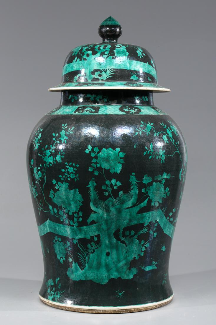 Oversized Chinese Porcelain Black and Green Covered Jar (1 of 4)
