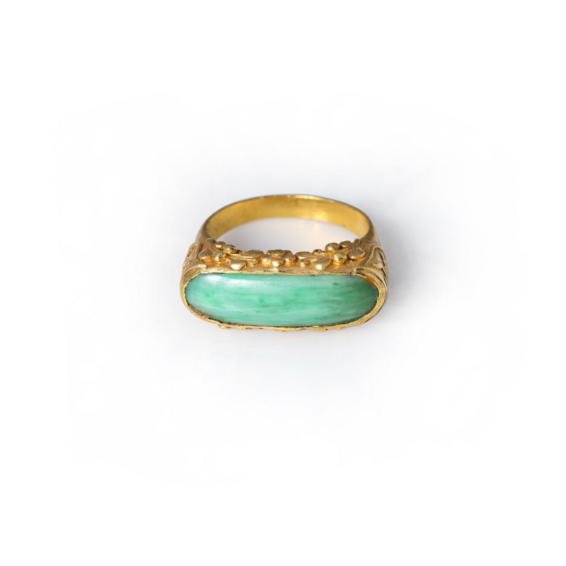 Vintage Chinese 22K Yellow Gold & Green Jadeite Saddle Ring (1 of 4)