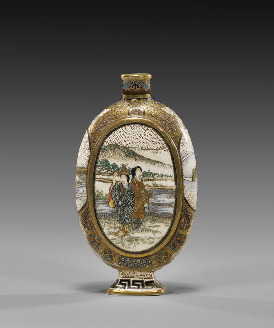 MINIATURE SATSUMA VASE: Meizan: 薩摩燒开光人物扁瓶 MINIATURE SATSUMA VASE: MeizanVery finely detailed, miniature Japanese Satsuma earthenware vase: of flattened oval flask form,
