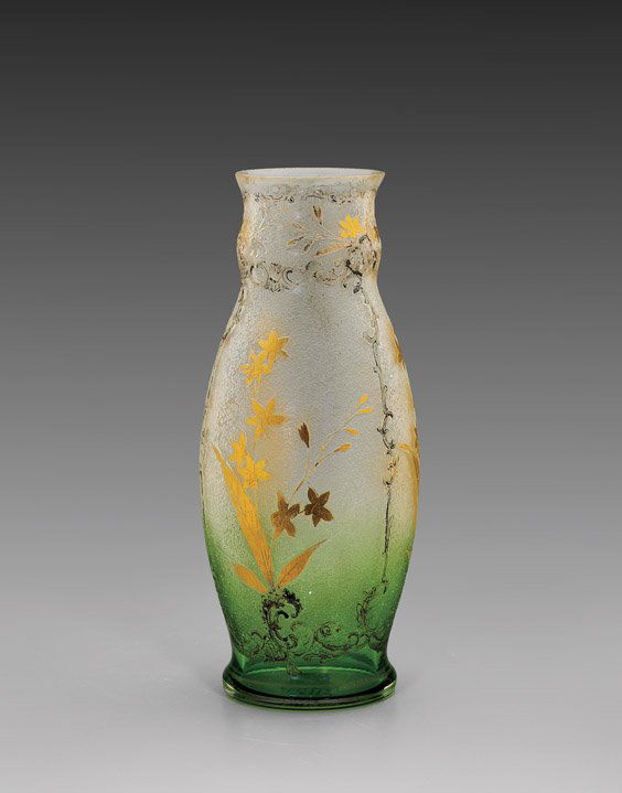 SIGNED DAUM NANCY CAMEO GLASS VASE: 法國浮雕玻璃樽 SIGNED DAUM NANCY CAMEO GLASS VASEFrench cameo carved glass vase by Daum Nancy; of ovoid form: the pale pink to green body acid textured and wi