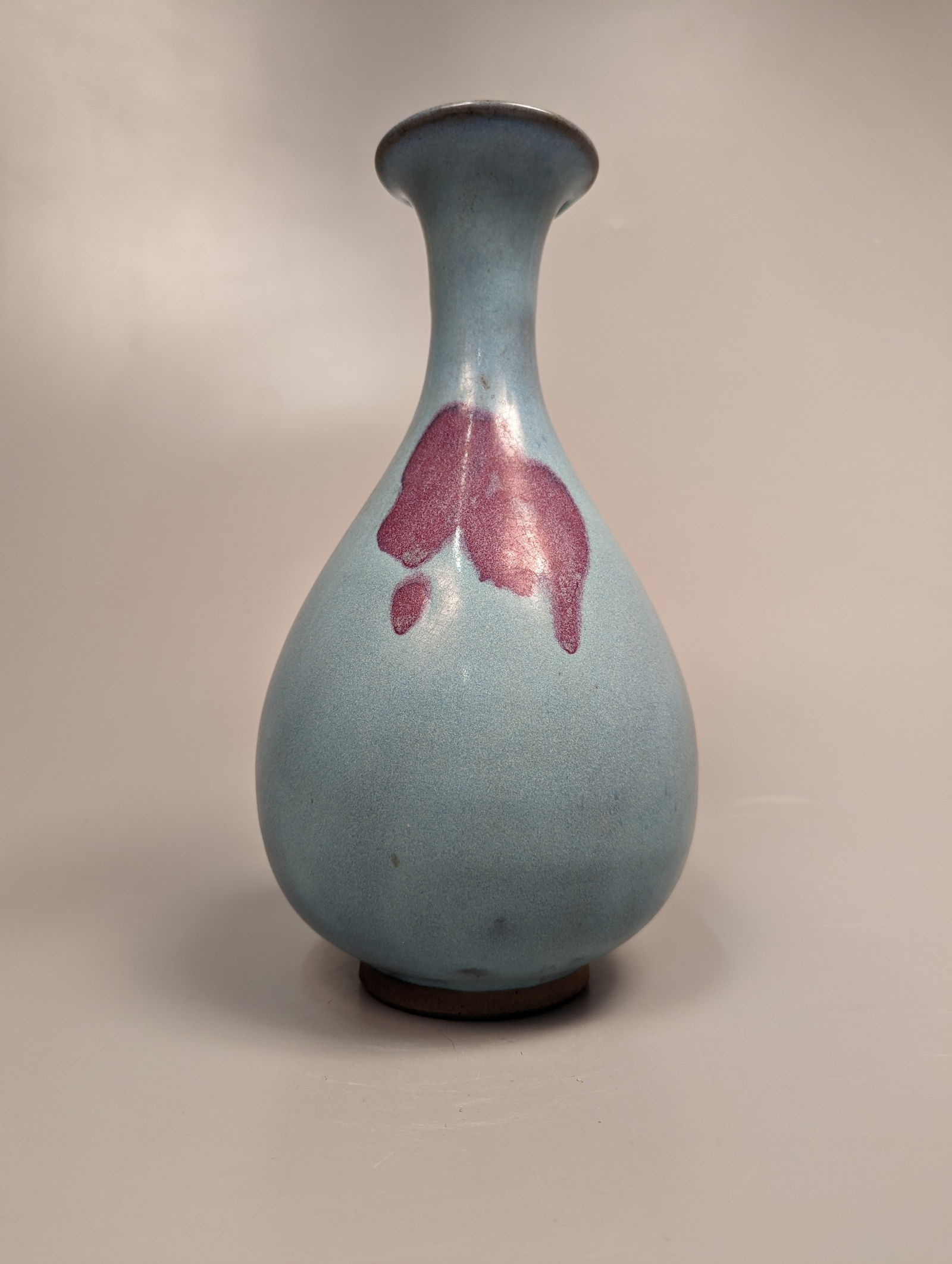 Fine Song-Style Jun Yuhu Vase (1 of 3)