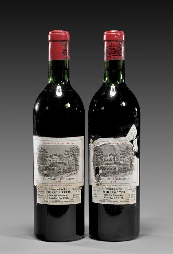 TWO BOTTLES 1970 CHÂTEAU LAFITE ROTHSCHILD: 1970拉菲酒莊紅酒 兩瓶 2 BOTTLES 1970 CHÂTEAU LAFITE ROTHSCHILD Two vintage bottles of 1970 Château Lafite Rothschild red wine, each 750ml; with import