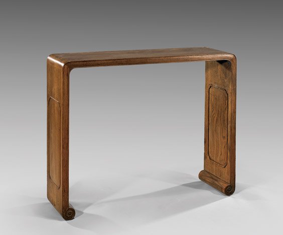 ANTIQUE CHINESE WOOD ALTAR TABLE: 木雕簡式條桌 ANTIQUE CHINESE WOOD ALTAR TABLE Antique Chinese Ming-style altar table; of very attractively simple sinuous form, with plain panels to the sides; and 