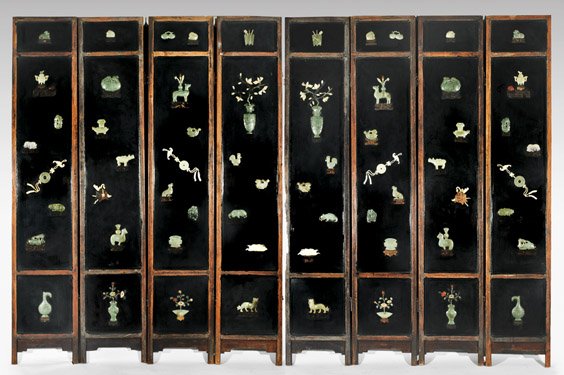 EIGHT-PANEL APPLIQUÉD LACQUER SCREEN: 漆地嵌百寶博古屏風 八扇 EIGHT-PANEL APPLIQUÉ LACQUER SCREEN Chinese eight-panel lacquer screen: each panel appliquéd with carved cel