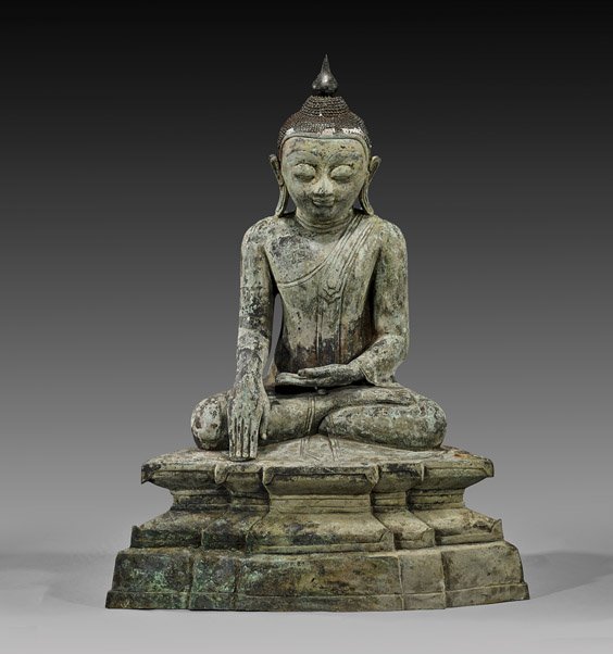 HEAVY SOUTHEAST ASIAN BRONZE BUDDHIST FIGURE: 銅雕南亞菩薩坐像 HEAVY SOUTHEAST ASIAN BRONZE FIGURE Unusual large and extremely heavy, Southeast Asian (probably Thai or Burmese) bronze Buddhist figur