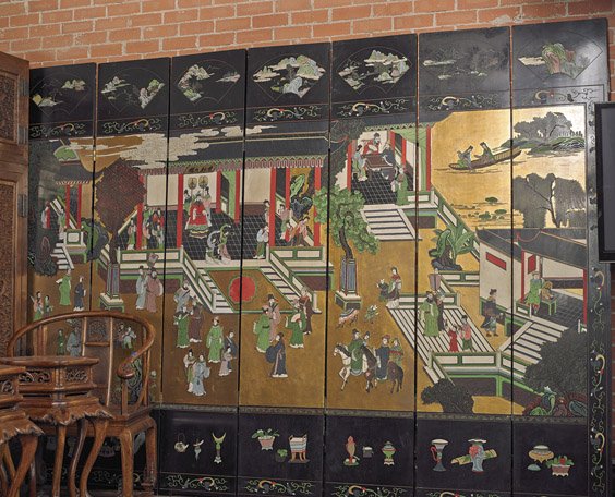 Massive Chinese Coromandel 8-Panel Screen: Massive Chinese Coromandel 8-Panel Screen Massive and tall, Chinese 8-panel carved gilt Coromandel lacquer screen: with many colorful figures around a central pavilion with seated Emperor, fan-form pa